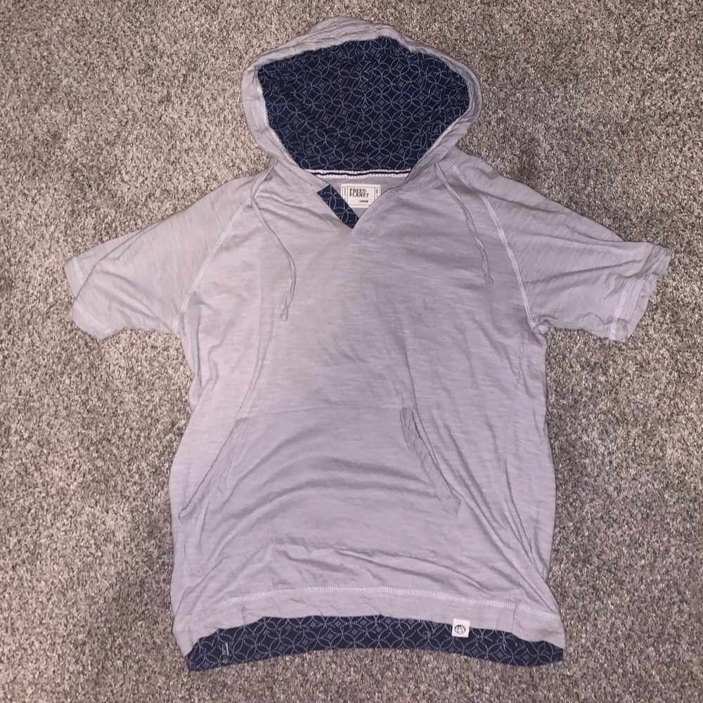 Short sleeve hoodie